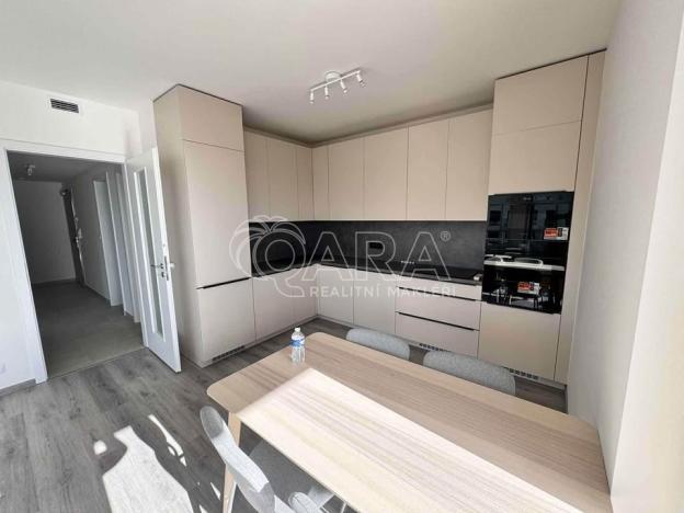 Pronájem bytu 2+kk, Praha - Hloubětín, Poděbradská, 67 m2