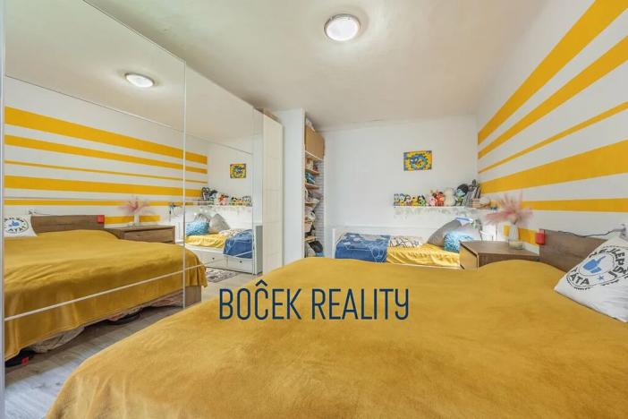 Prodej rodinného domu, Rynholec, nám. 1. máje, 259 m2