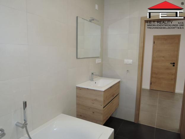 Prodej rodinného domu, Mezouň, 210 m2