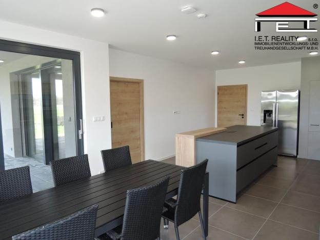 Prodej rodinného domu, Mezouň, 210 m2