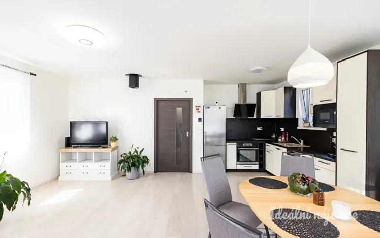Pronájem bytu 3+kk, Hovorčovice, Střední, 76 m2
