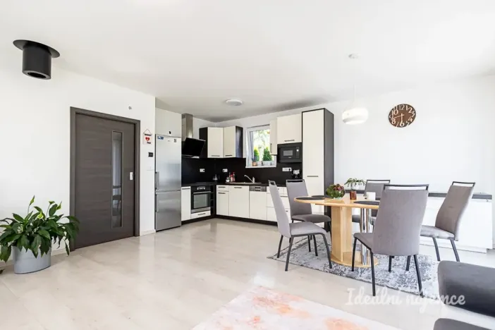 Pronájem bytu 3+kk, Hovorčovice, Střední, 76 m2