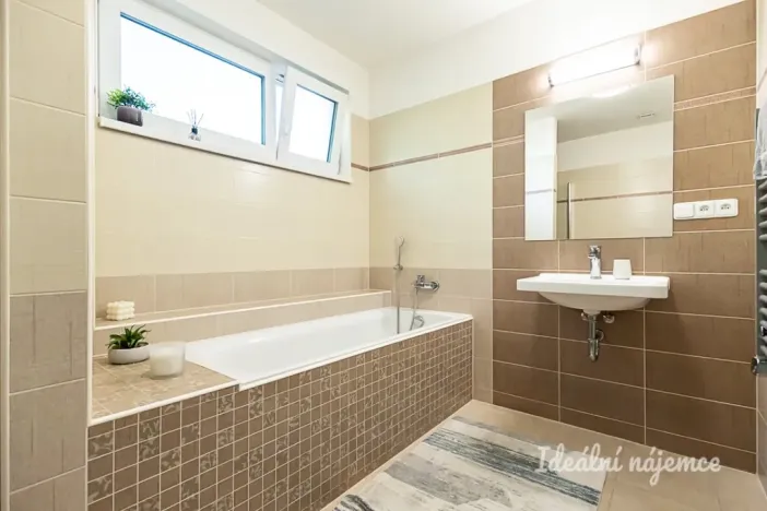 Pronájem bytu 3+kk, Hovorčovice, Střední, 76 m2