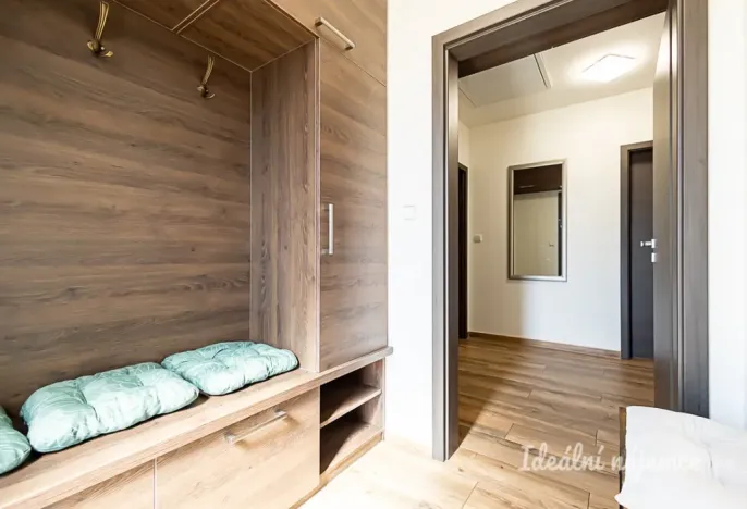 Pronájem bytu 3+kk, Hovorčovice, Střední, 76 m2