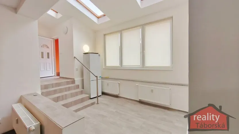 Prodej atypického bytu, Nupaky, 88 m2