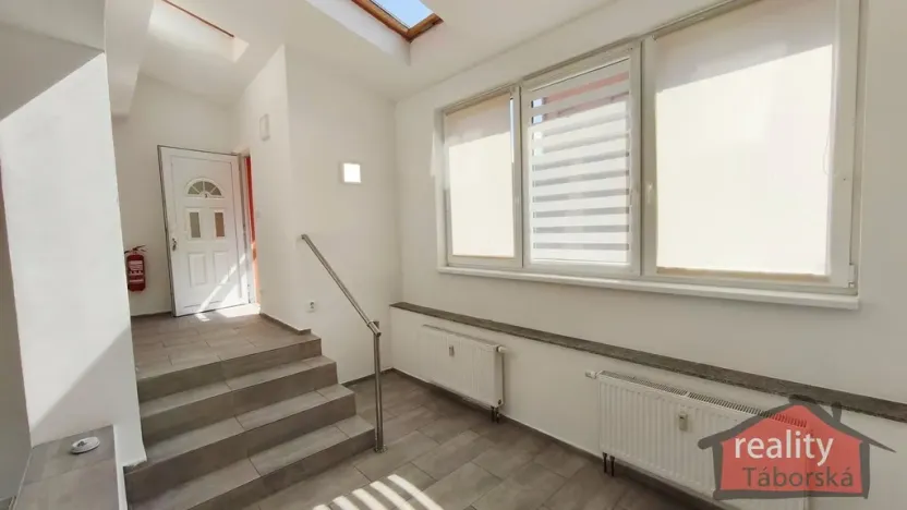 Prodej atypického bytu, Nupaky, 88 m2