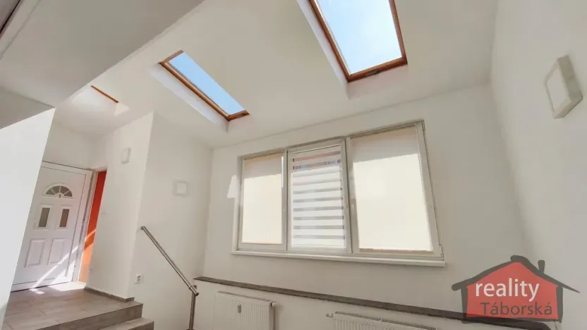 Prodej atypického bytu, Nupaky, 88 m2