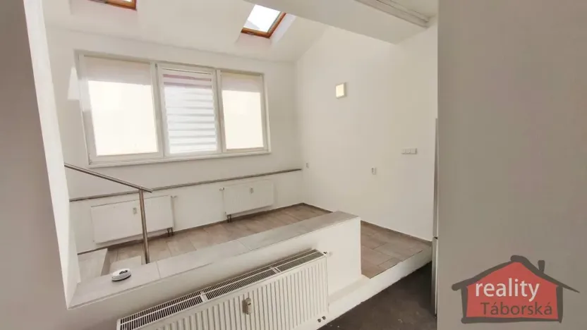 Prodej atypického bytu, Nupaky, 88 m2