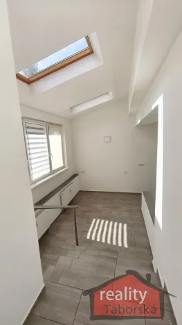 Prodej atypického bytu, Nupaky, 88 m2