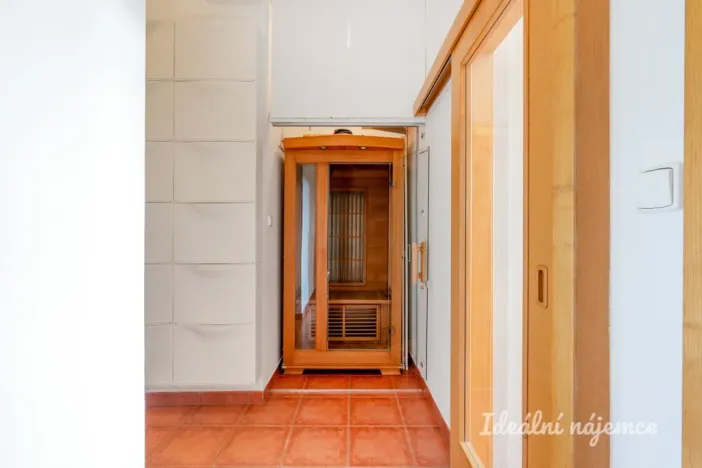 Pronájem bytu 2+kk, Praha - Holešovice, Jateční, 49 m2