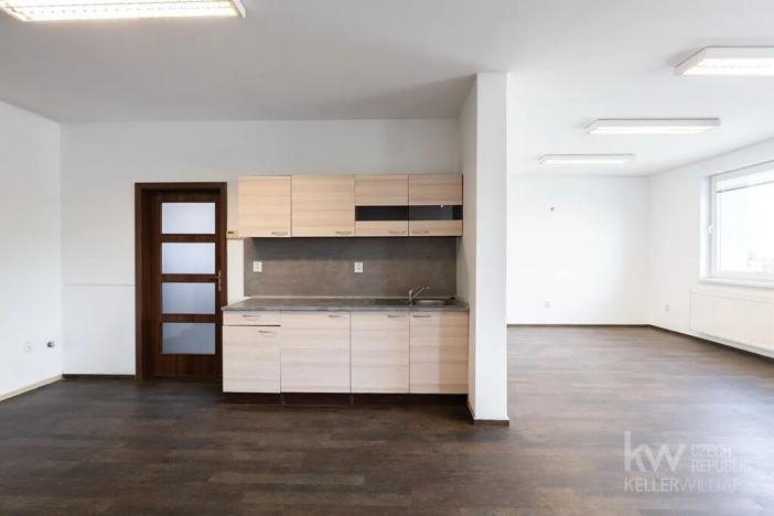 Pronájem kanceláře, Louny, Husova, 175 m2