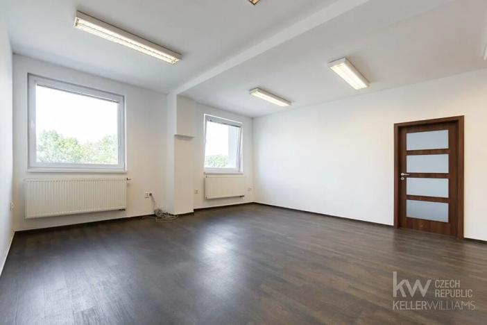 Pronájem kanceláře, Louny, Husova, 175 m2