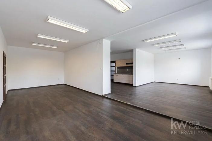 Pronájem kanceláře, Louny, Husova, 175 m2