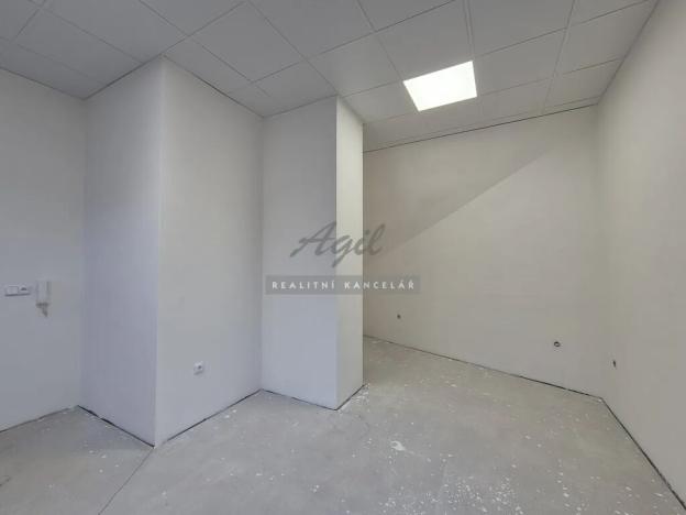 Pronájem kanceláře, Šlapanice, 293 m2