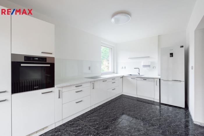 Prodej komerční nemovitosti, Měchenice, Hlavní, 330 m2