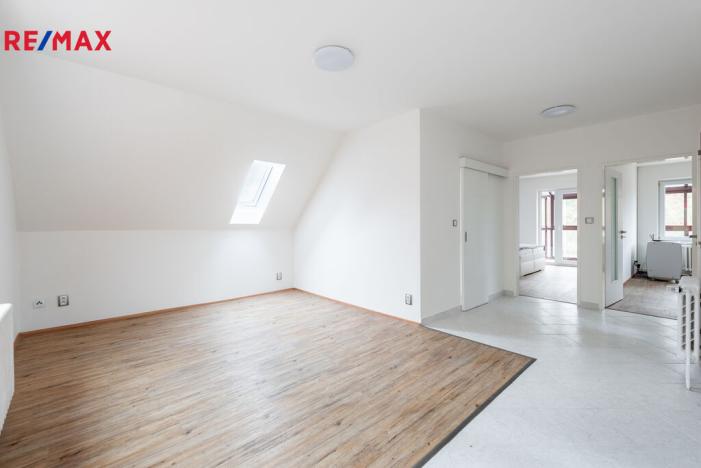 Prodej komerční nemovitosti, Měchenice, Hlavní, 330 m2