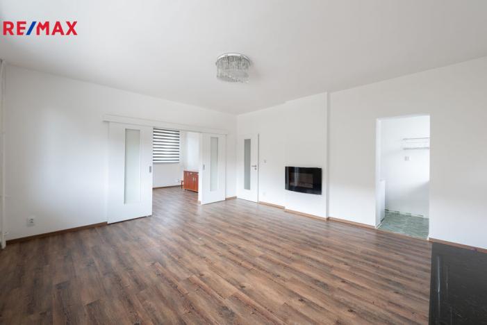 Prodej komerční nemovitosti, Měchenice, Hlavní, 330 m2