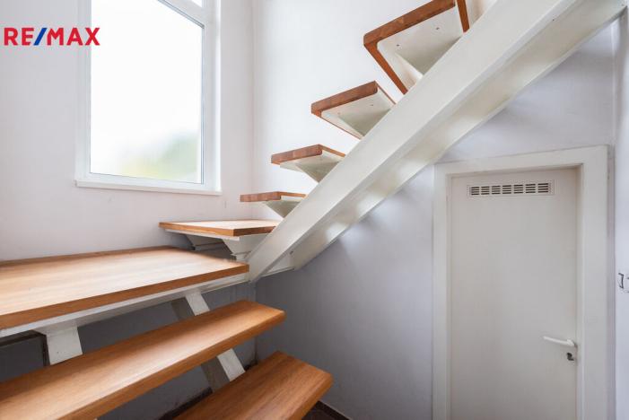 Prodej komerční nemovitosti, Měchenice, Hlavní, 330 m2