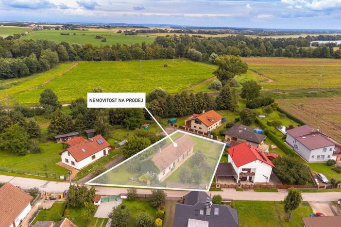 Prodej rodinného domu, Lochenice, 252 m2