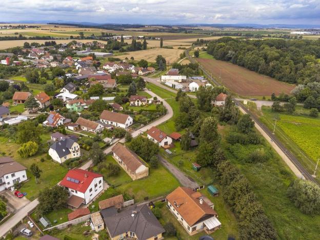 Prodej rodinného domu, Lochenice, 252 m2