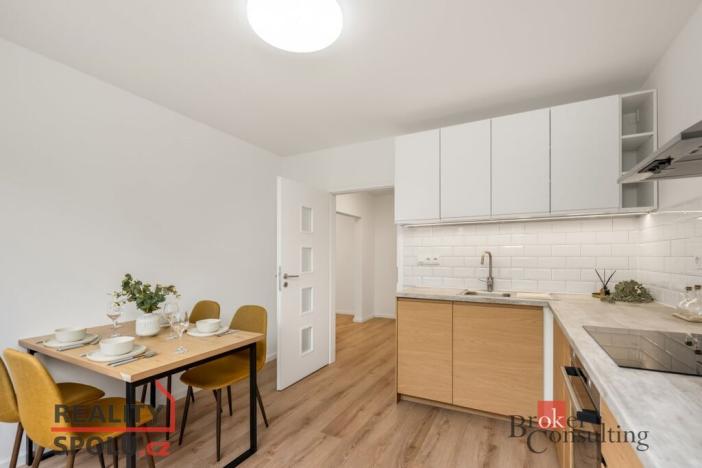 Prodej bytu 3+1, Praha - Modřany, Urbánkova, 79 m2