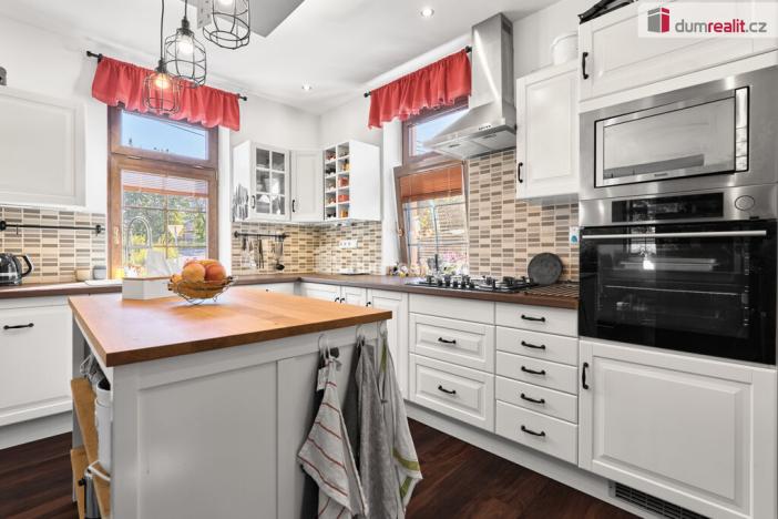 Prodej rodinného domu, Sadov, 372 m2