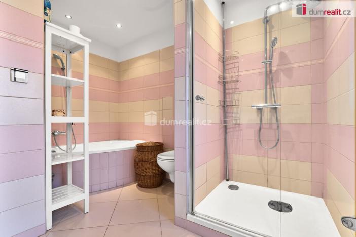 Prodej rodinného domu, Sadov, 372 m2