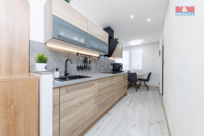 Prodej bytu 3+1, Hevlín, 70 m2