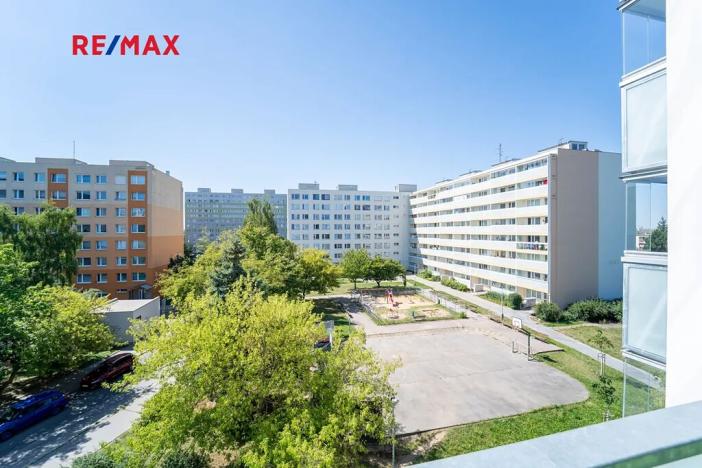 Prodej bytu 4+1, Praha - Řepy, Španielova, 90 m2