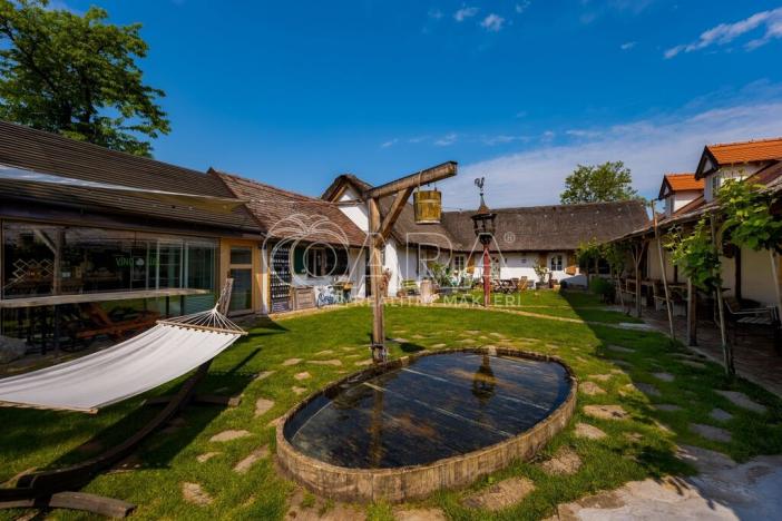 Prodej ubytování, Brod nad Dyjí, 588 m2