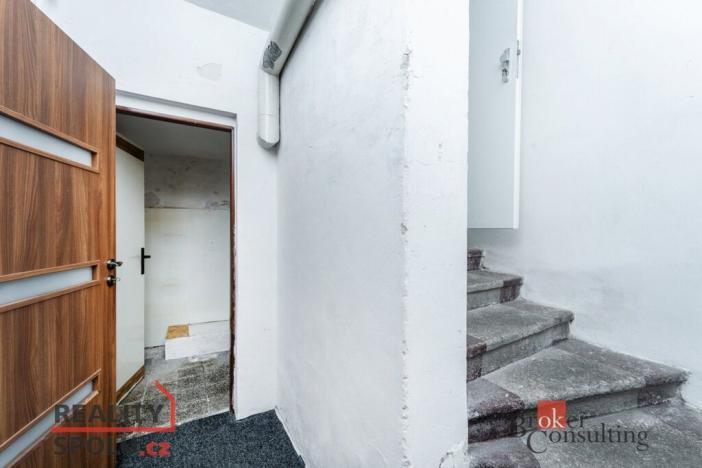 Prodej komerční nemovitosti, Karlovy Vary, Varšavská, 145 m2