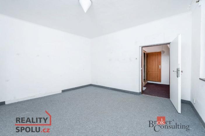 Prodej komerční nemovitosti, Karlovy Vary, Varšavská, 145 m2