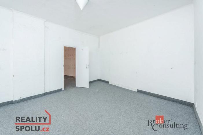 Prodej komerční nemovitosti, Karlovy Vary, Varšavská, 145 m2