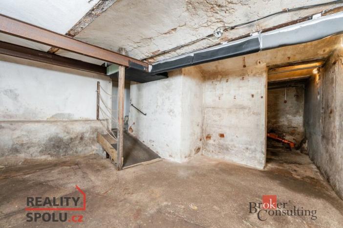 Prodej komerční nemovitosti, Karlovy Vary, Varšavská, 145 m2