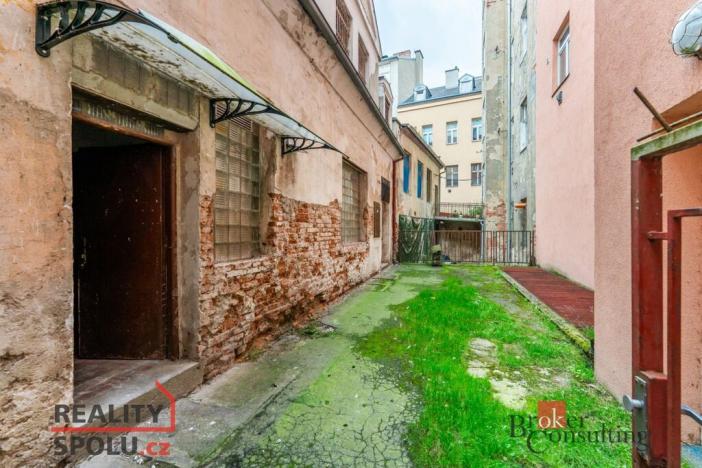 Prodej komerční nemovitosti, Karlovy Vary, Varšavská, 145 m2