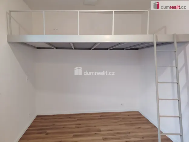 Pronájem bytu 1+kk, Děčín - Děčín III-Staré Město, Zelená, 21 m2