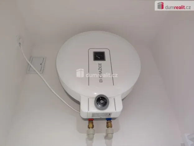 Pronájem bytu 1+kk, Děčín - Děčín III-Staré Město, Zelená, 21 m2