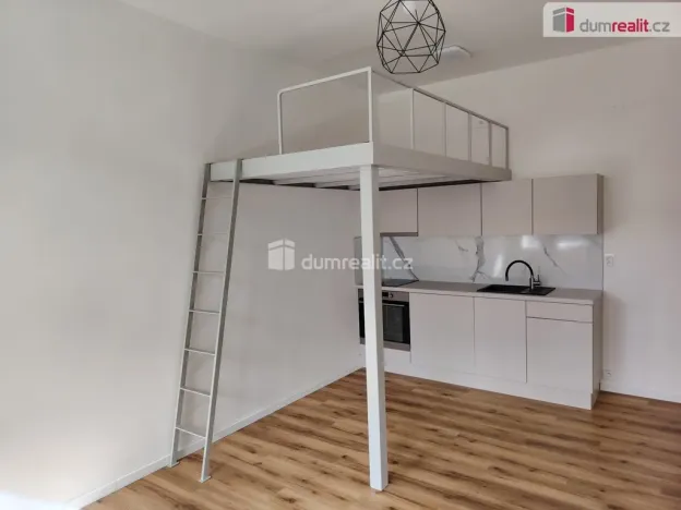 Pronájem bytu 1+kk, Děčín - Děčín III-Staré Město, Zelená, 31 m2