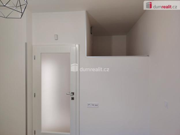 Pronájem bytu 1+kk, Děčín - Děčín III-Staré Město, Zelená, 21 m2