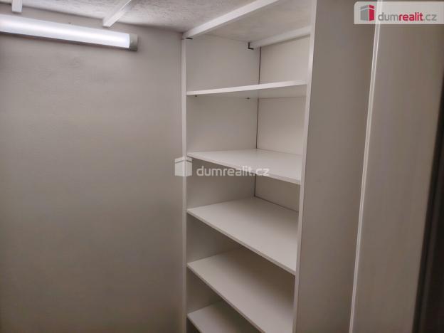 Pronájem bytu 1+kk, Děčín - Děčín III-Staré Město, Zelená, 21 m2