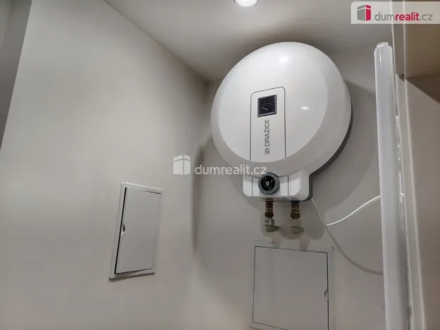 Pronájem bytu 1+kk, Děčín - Děčín III-Staré Město, Zelená, 21 m2