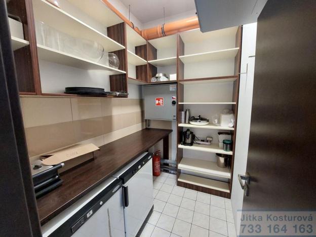 Pronájem restaurace, Krnov - Pod Bezručovým vrchem, Říční okruh, 116 m2