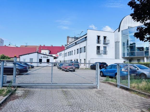 Pronájem obchodního prostoru, Pardubice, Bratranců Veverkových, 77 m2