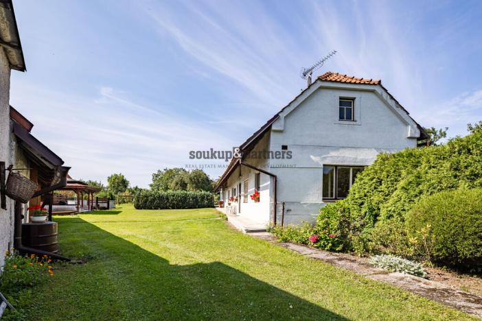 Prodej rodinného domu, Běrunice, V Koutě, 222 m2