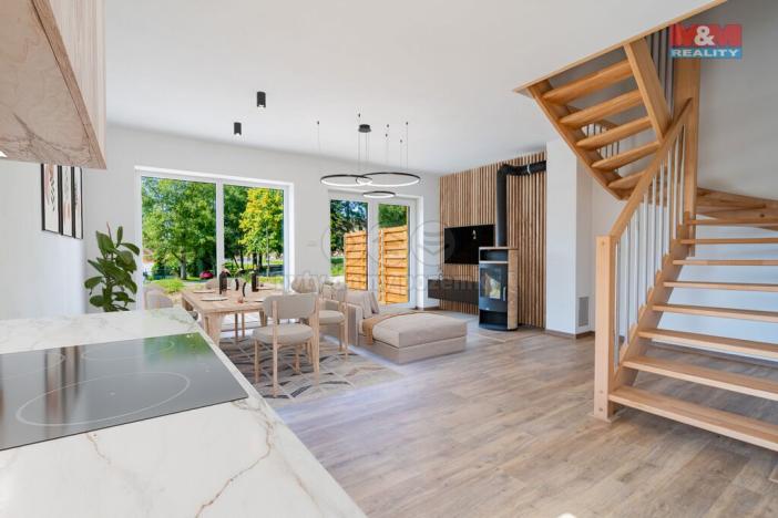 Prodej bytu 3+kk, Černá v Pošumaví - Bližná, 83 m2