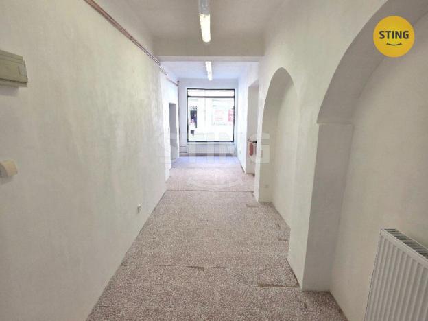 Pronájem obchodního prostoru, Opava, Ostrožná, 25 m2