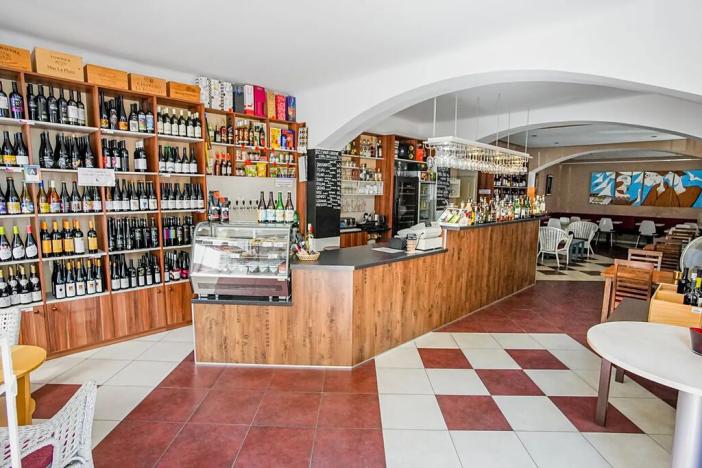 Prodej restaurace, Praha - Smíchov, Zborovská, 156 m2