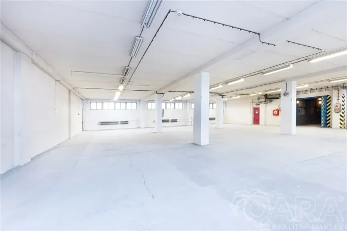 Pronájem skladu, Planá nad Lužnicí, Chýnovská, 1998 m2