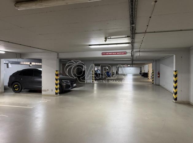 Pronájem garáže, Praha - Karlín, Křižíkova, 5 m2