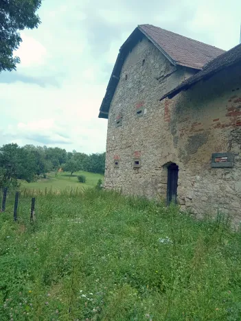 Prodej zemědělské usedlosti, Sezemice, 200 m2